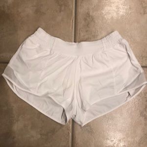 lululemon Hotty Hot Short 2.5” Size 6